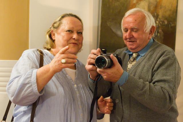 Do Pardubic se opět dostala i herečka Lenka Loubalová, jejíž společník detailně fotodokumentoval zákulisní rej. Foto Michal Klíma